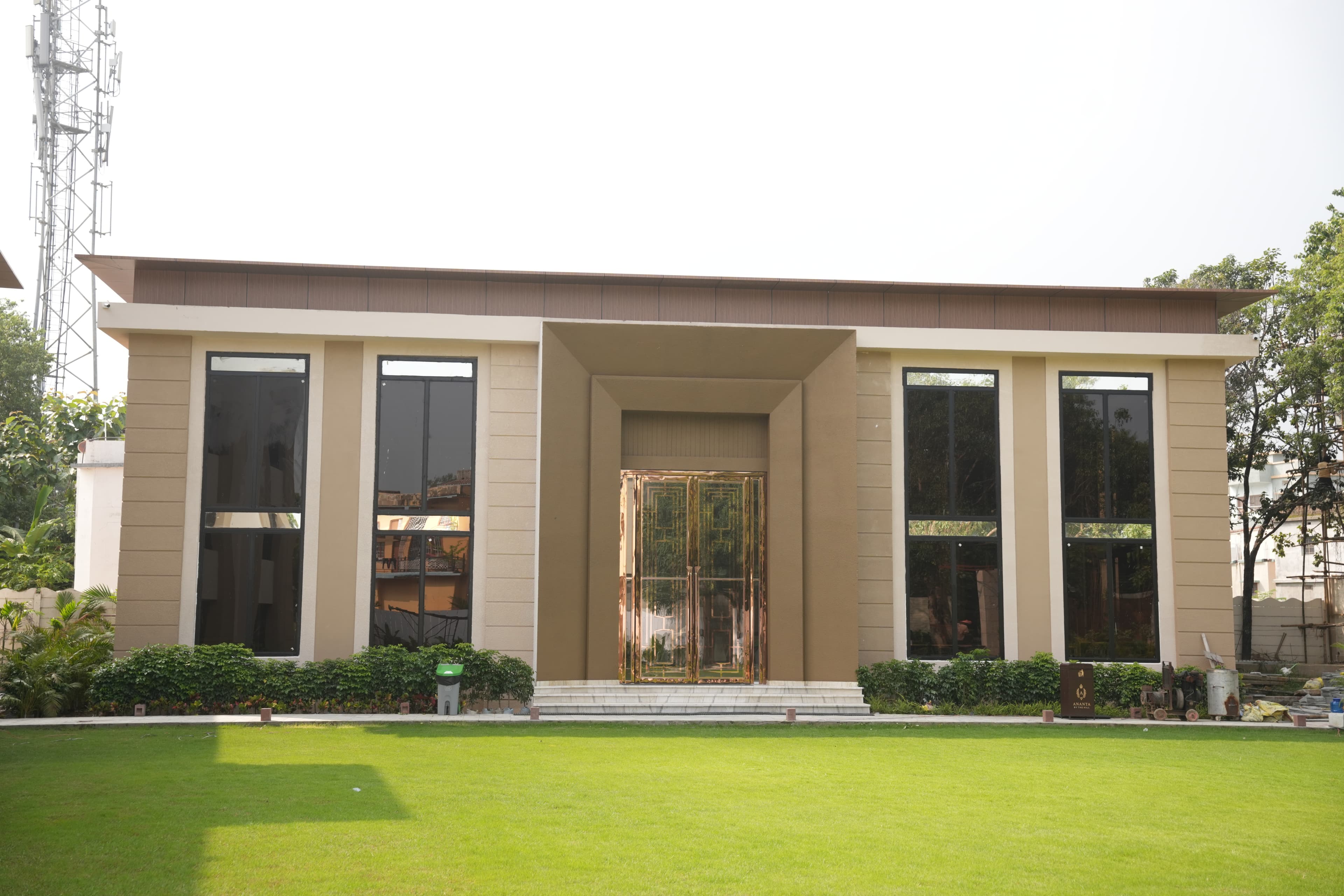 Outdoor banquet lawn from another angle